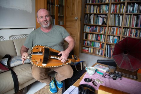 Quentin Budworth Teaching Hurdy-gurdy